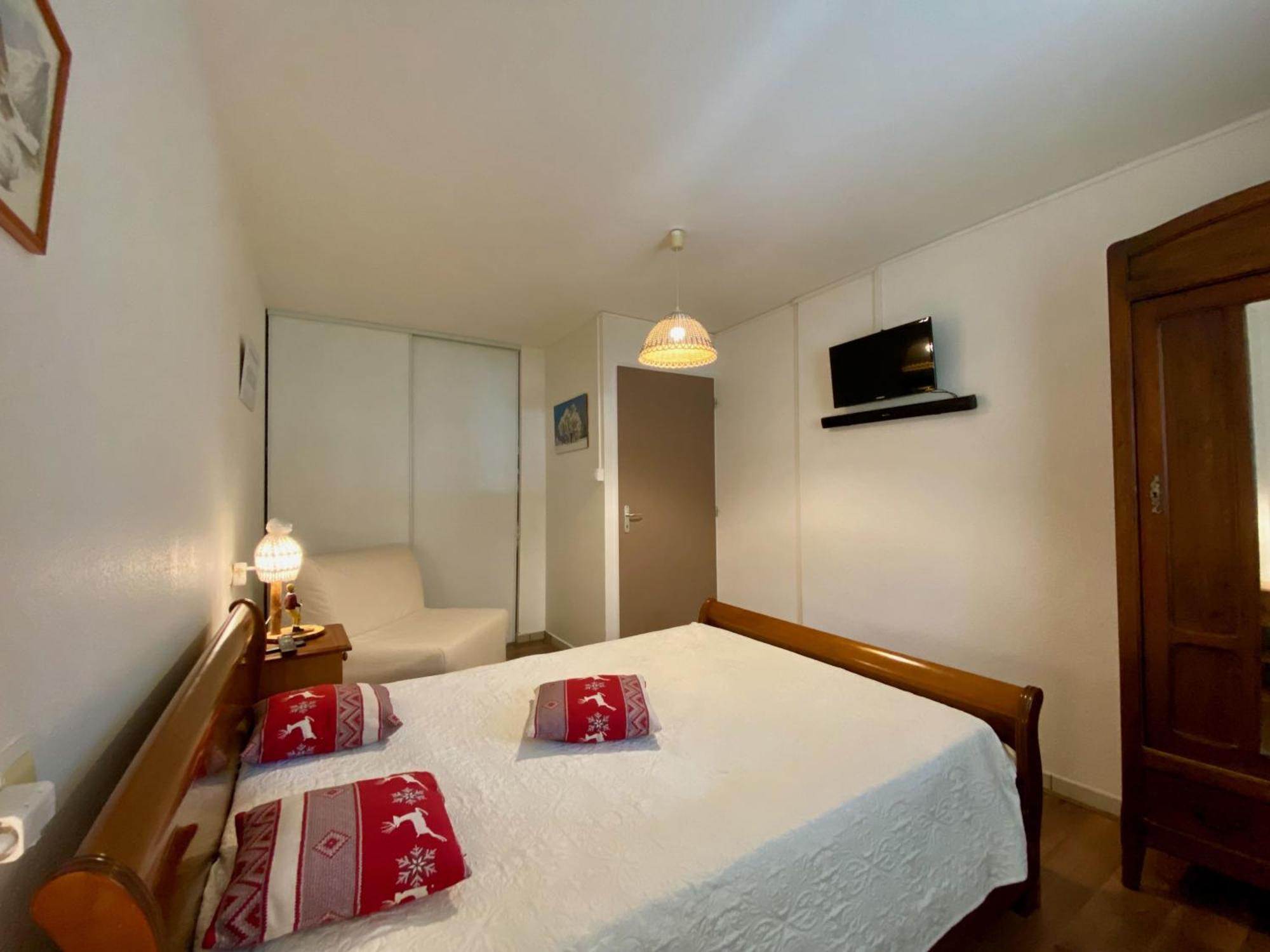 Charmant Logement De Plein Pied Avec Piscine 2* Loudenvielle Exterior photo